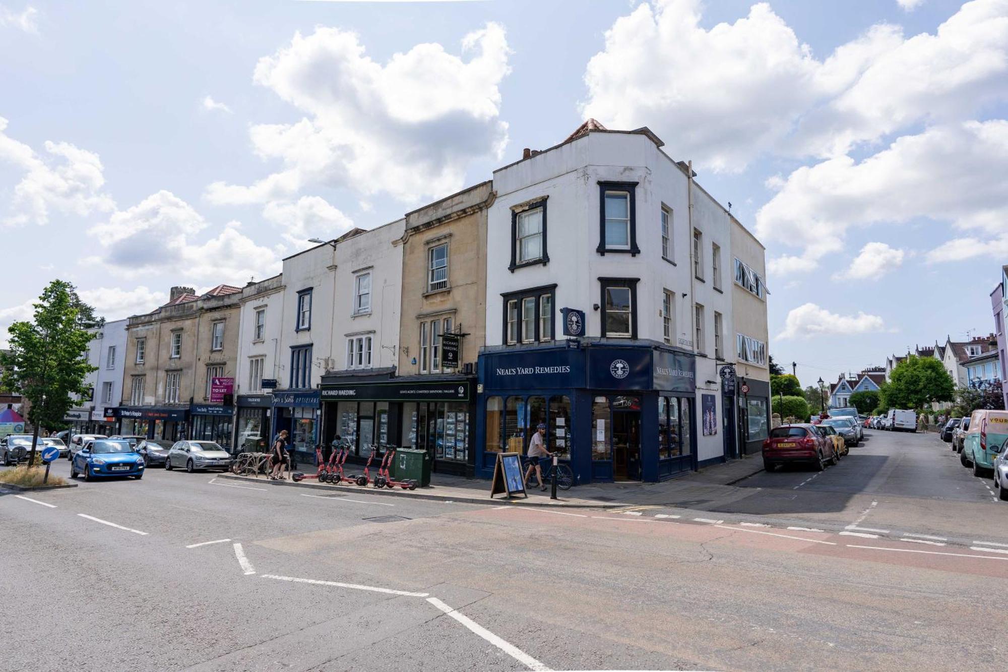 Wellington Place I Your Apartment Bristol Bagian luar foto