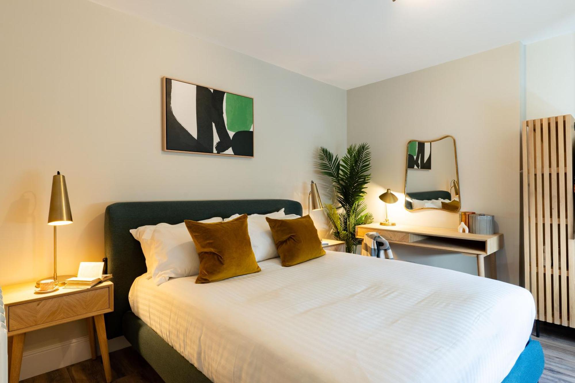 Wellington Place I Your Apartment Bristol Bagian luar foto