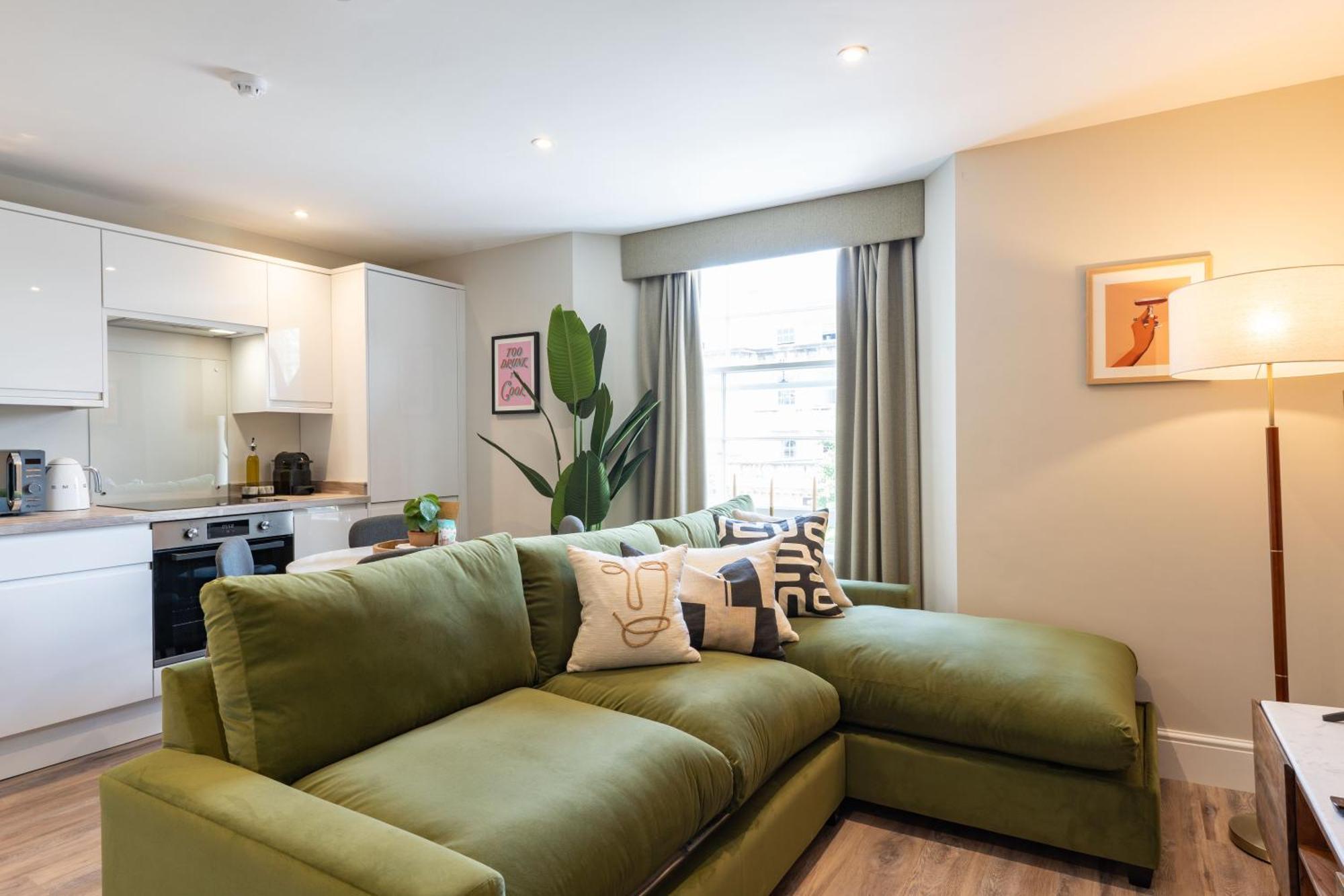 Wellington Place I Your Apartment Bristol Bagian luar foto