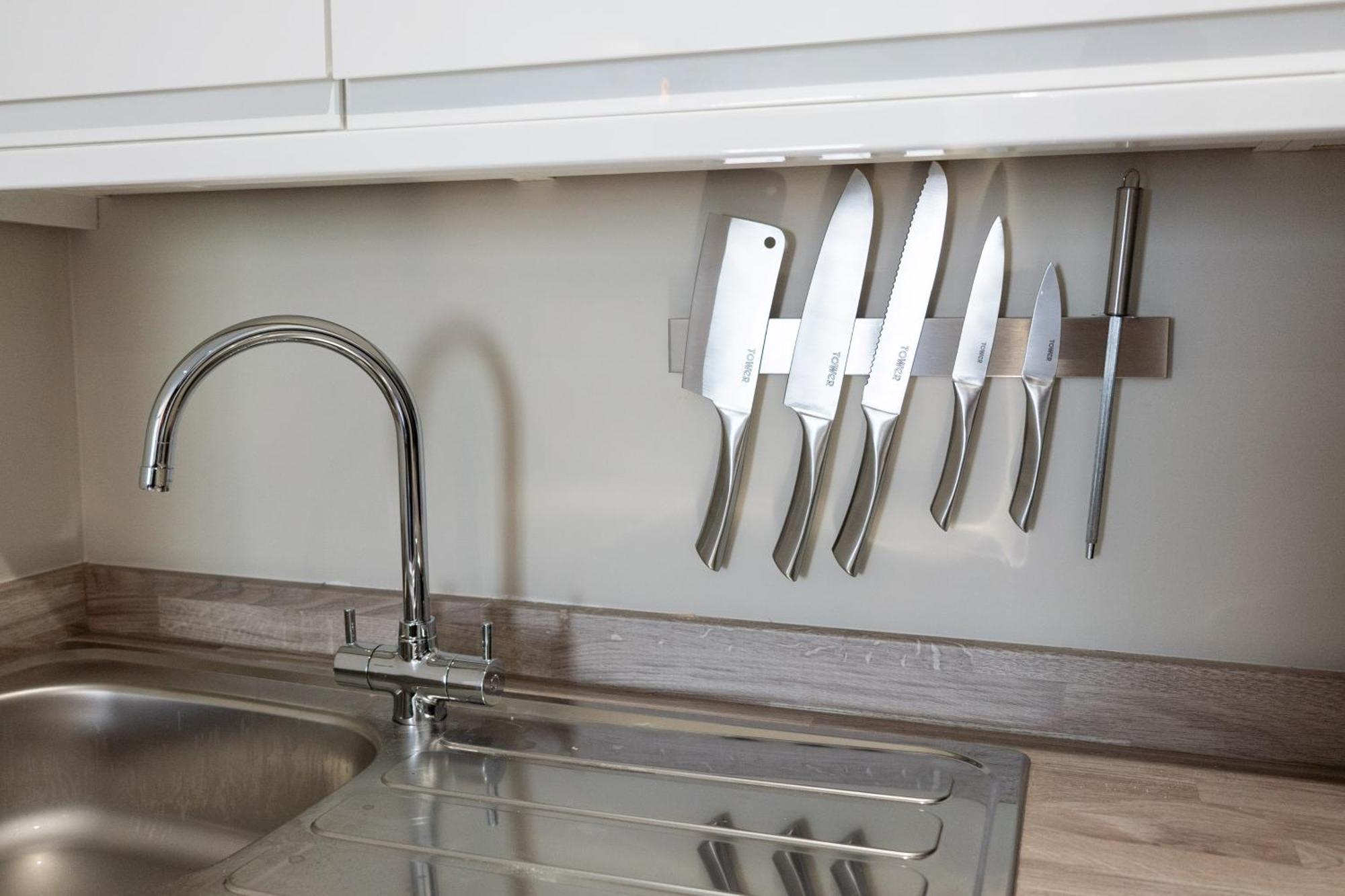 Wellington Place I Your Apartment Bristol Bagian luar foto