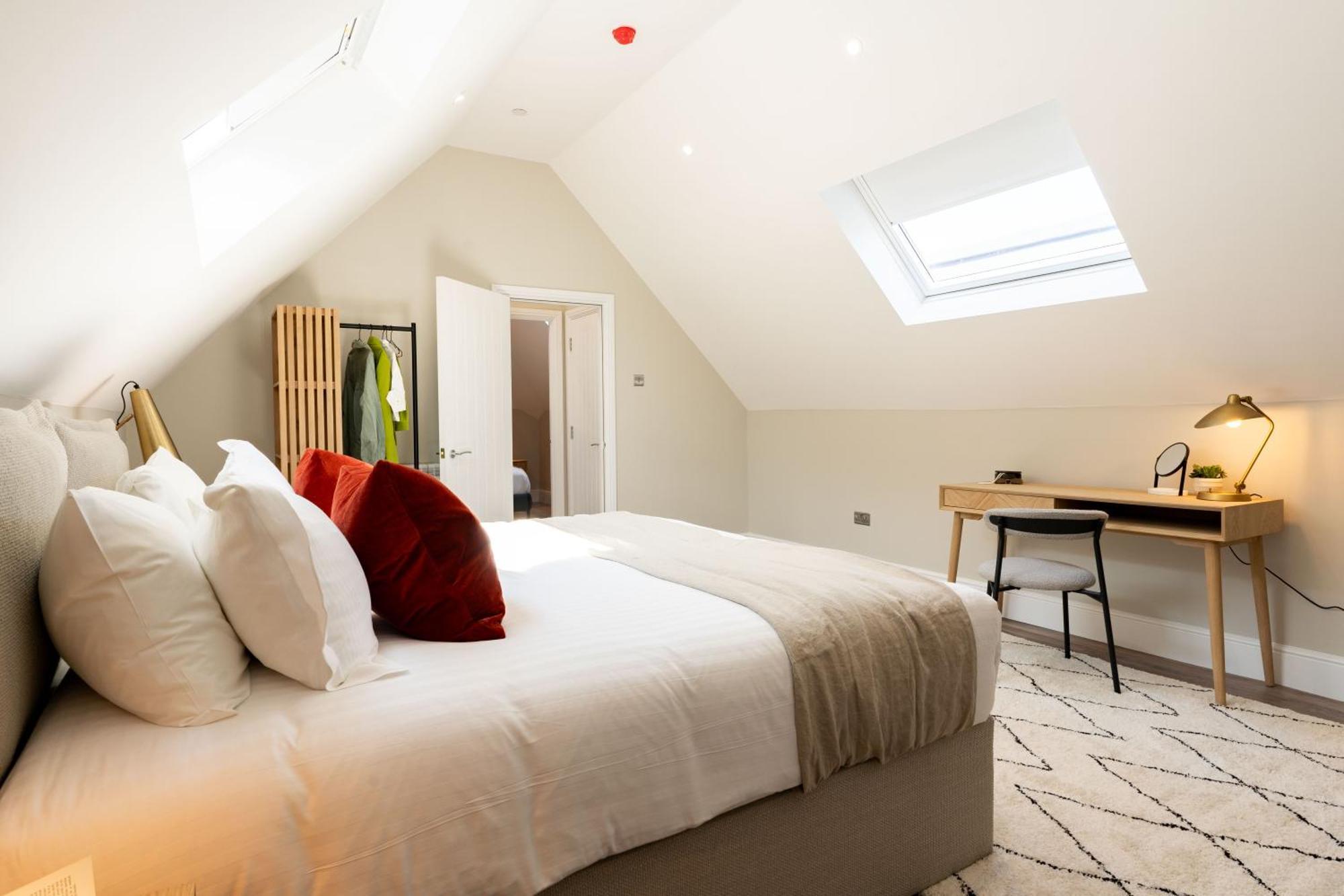 Wellington Place I Your Apartment Bristol Bagian luar foto