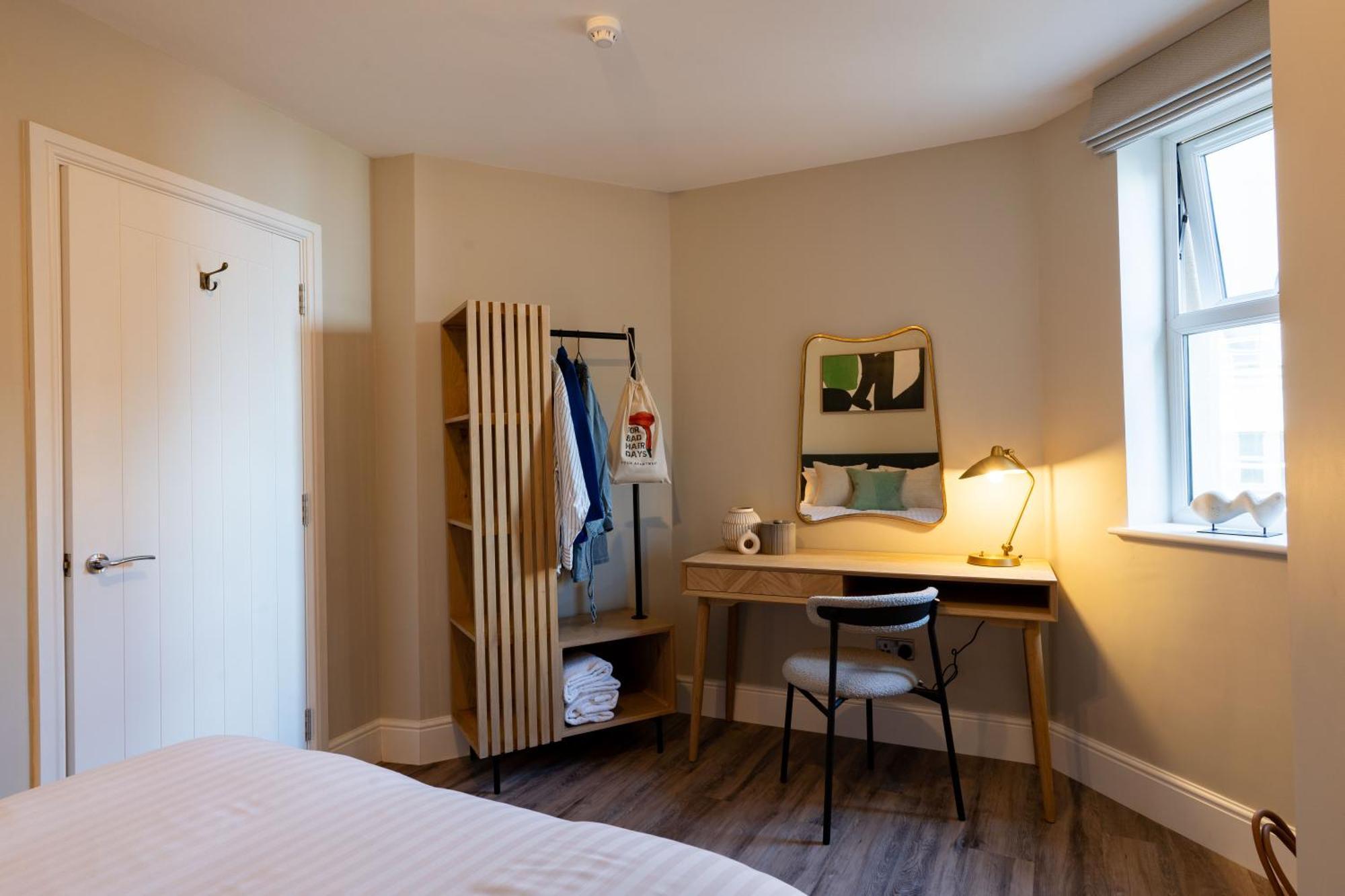 Wellington Place I Your Apartment Bristol Bagian luar foto