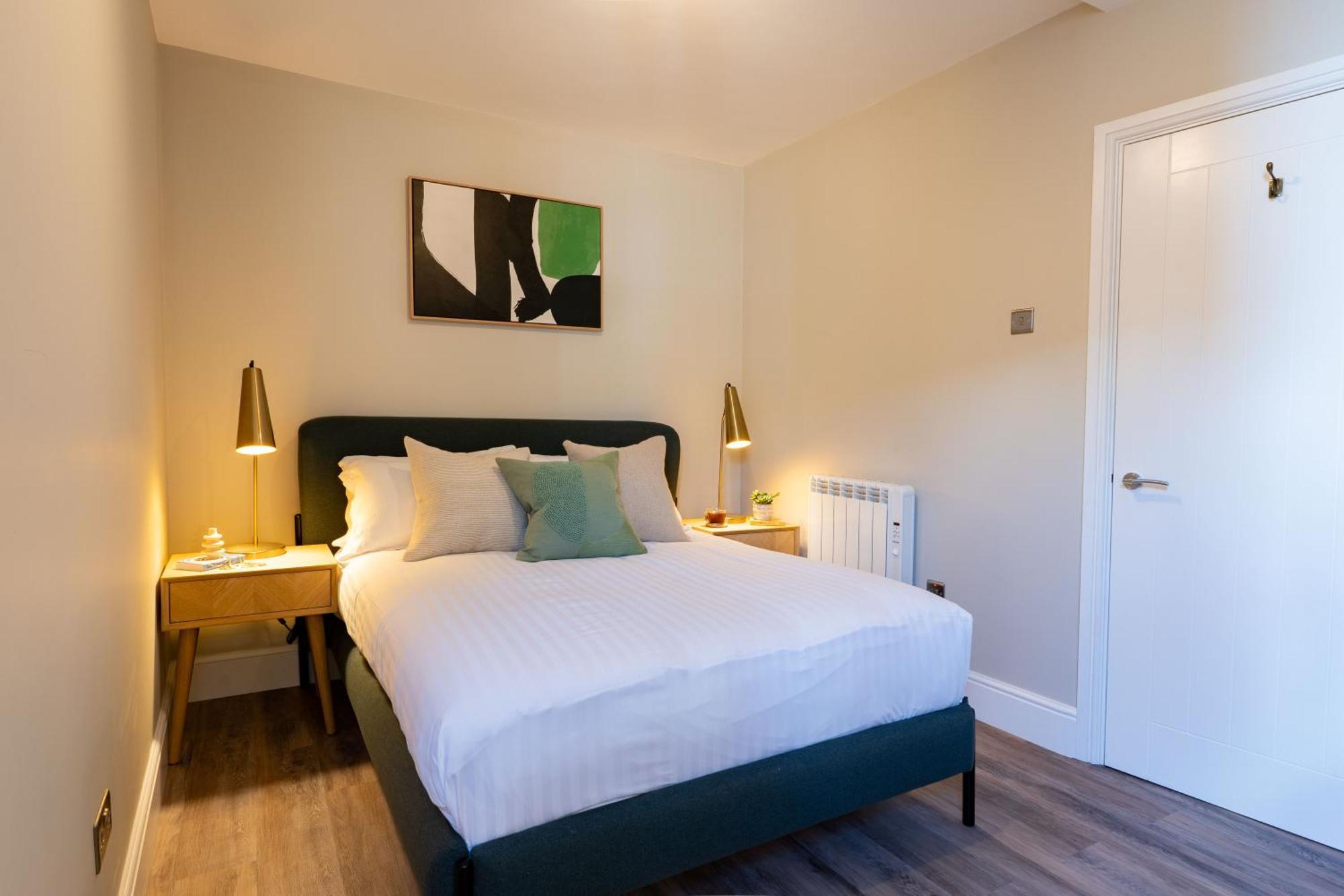 Wellington Place I Your Apartment Bristol Bagian luar foto